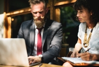 4 punten waar je je werk-outfit op moet baseren
