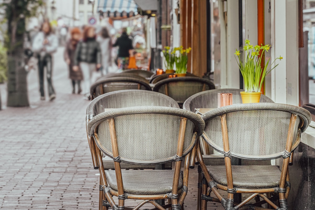 Zo richt je je terras in als echte buitenkamer